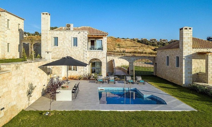 Agkisaras Villa | Sea View 3 bedroom villa with a heated pool