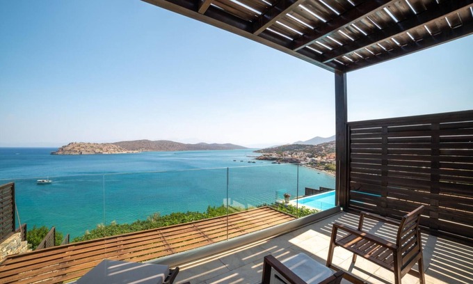Kounelion Villa | Sea View 6 bdr Villa with a heated pool & access to private beach