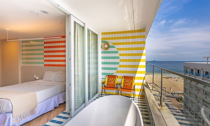 Copacabana Apartment | Sea View and Balcony with Bathtub | Q4