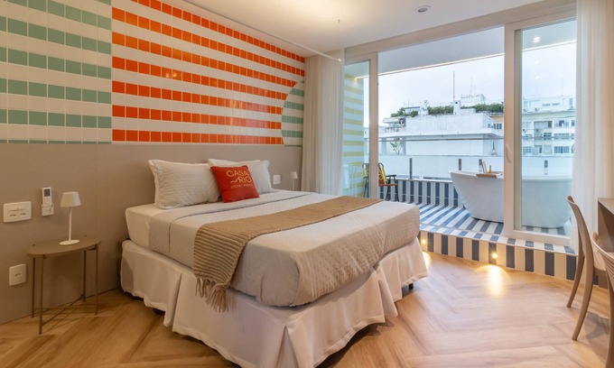 Copacabana Apartment | Sea View and Balcony with Bathtub | Q12