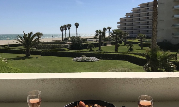 La Cote Radieuse Apartment | Sea view apartment, direct access to the beach, sea 50m away.