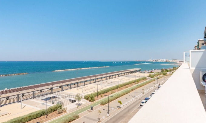 Municipio 3 Apartment | Sea view Apartment with balcony!