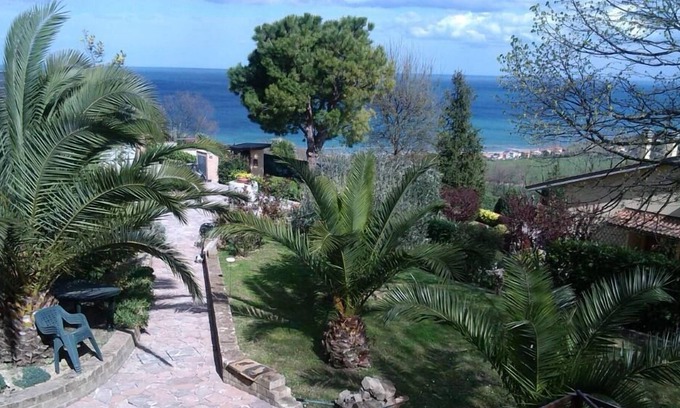 Pesaro Apartment | sea view apartment with large garden
