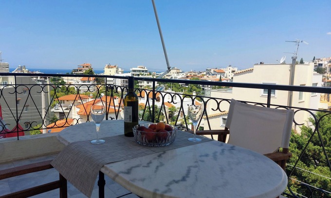 Voula House | Sea view,big and comfortable appartment in Voula