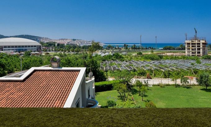 Zeljeznica Apartment | Sea View Flat w Balcony in Bar Montenegro