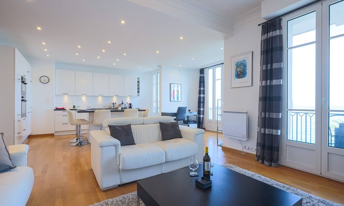 Fabron Apartment | Sea View - Large 2 Bdr Promenade des Anglais