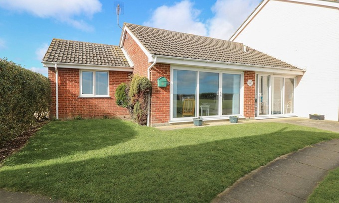 Kessingland House | SEA VIEW, pet friendly, country holiday cottage in Kessingland
