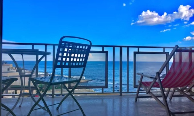 Paceville Condo | SEA-VIEW RETREAT !