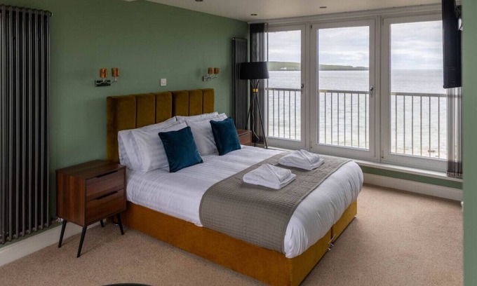 Thurso Hotel | Sea View Room With Balcony 50m from the Beach