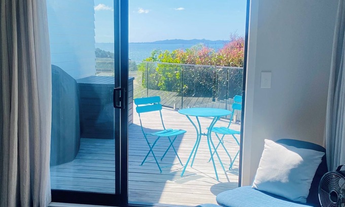 Cable Bay House | Sea Views & Chill