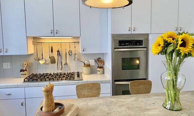 Marina Peninsula Condo | Sea views on the Venice Peninsula!