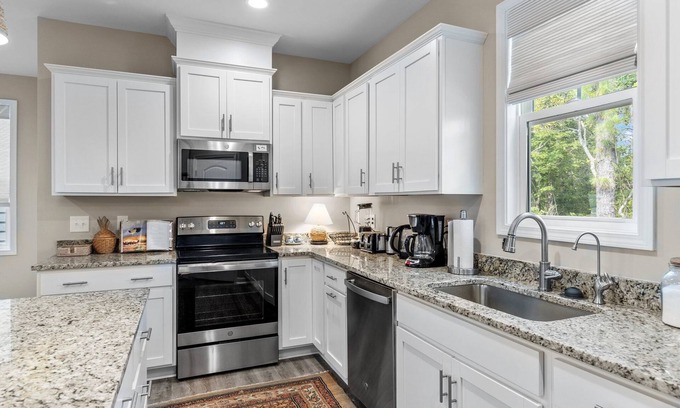 Morehead City House | SEA YOU SOON! 3BD/2.5BA sleeps 6! In Beau Coast Community- Built 2022