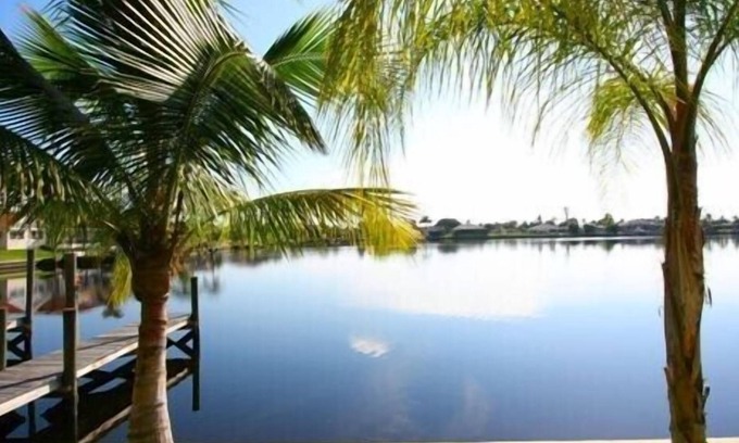 Eight Lakes Villa | SEABIM Villa RAVE - located on lake* quick gulf access
