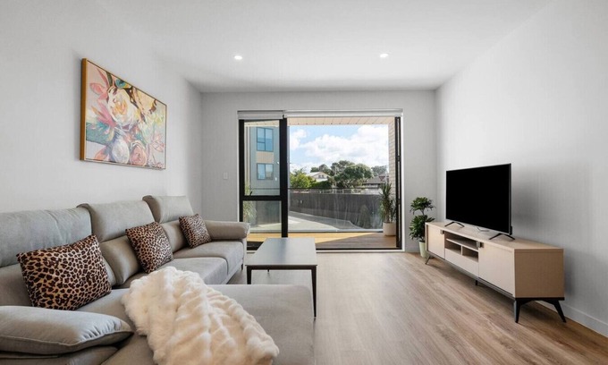 Takapuna House | Seabliss Retreat - Private Luxe Home