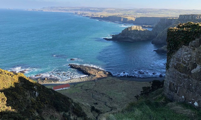 Bushmills Cottage | Seabreeze Cottage, a lovely cottage, only a 2 mile walk to the Giant's Causeway.
