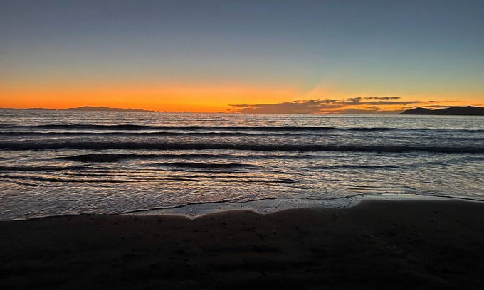 Raumati South House | Seabreeze Retreat - Paraparaumu Holiday Home