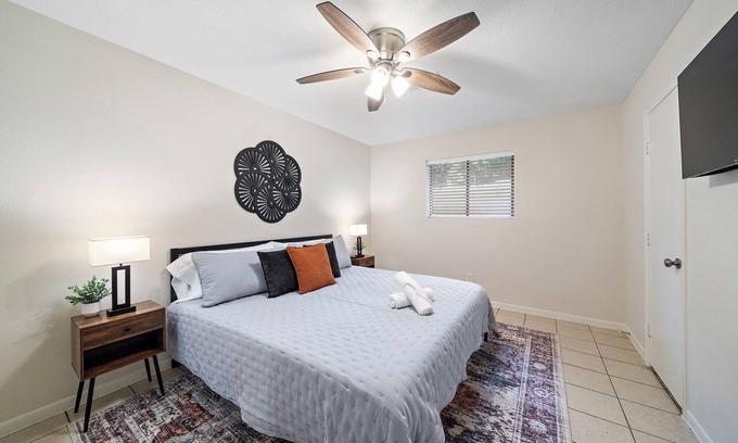 El Lago House | Seabrook Sanctuary – Family Retreat Near the Coast