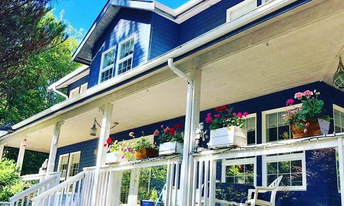 Tofino Bed & Breakfast | Seafarer Bed & Breakfast