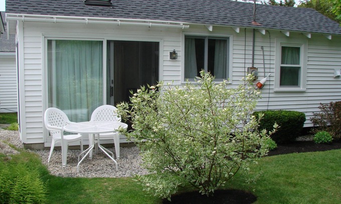 Rye Condo | Seafarer Cottage with Ocean View & salt water pool! 2 August weeks open!