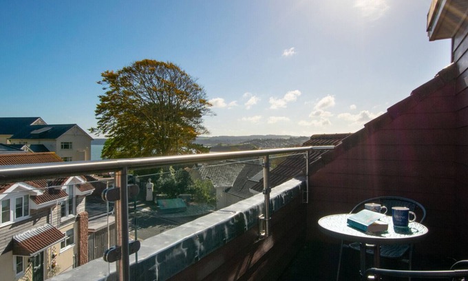 Roundham Apartment | Seaford Sands - Two Bedroom Apartment, Sleeps 4