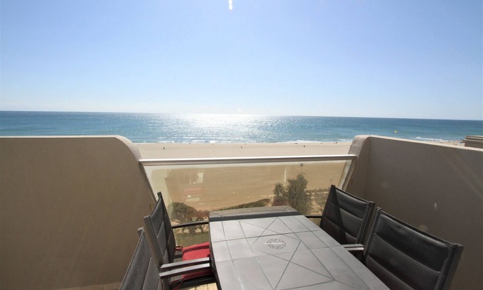 Le Grand Large Apartment | Seafront 4-person apartment
