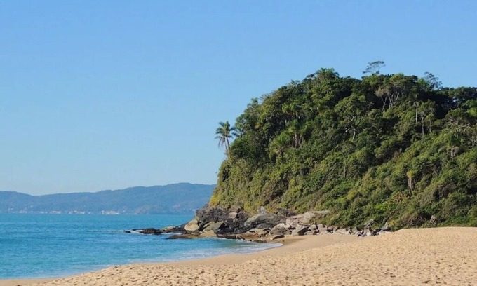 Ilhota House | Seafront at Praia Grossa in Itapema -Sc