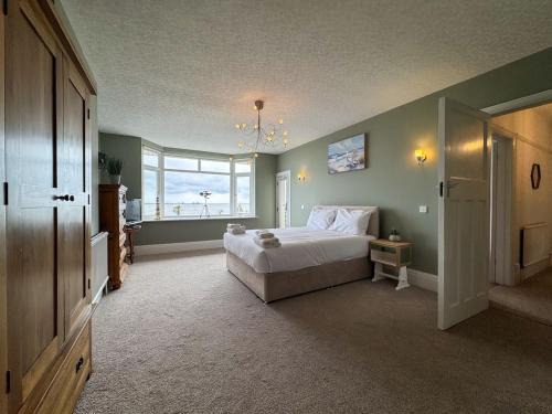 Southend-on-Sea House | Seafront Beach House