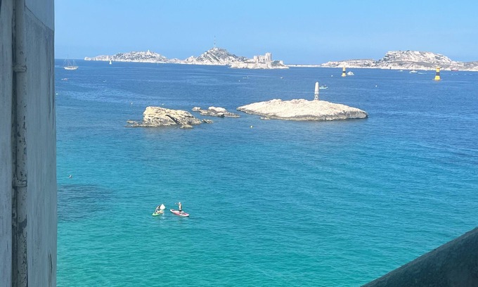 Endoume Apartment | Seafront Cabanon, Access Private to the Sea, Corniche Malmousque!