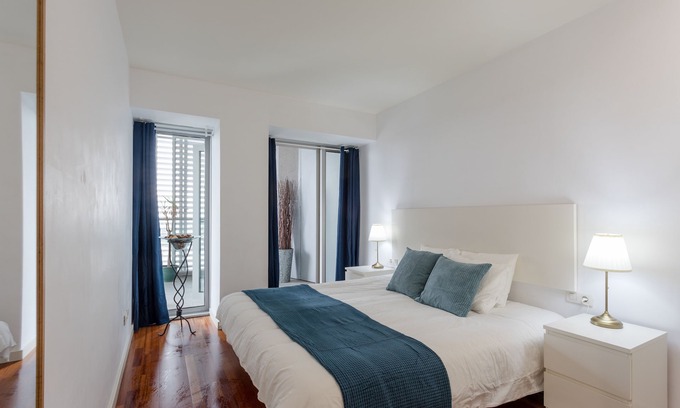 Diagonal Mar i el Front Maritim del Poblenou Apartment | Seafront luxe with terrace and pool II