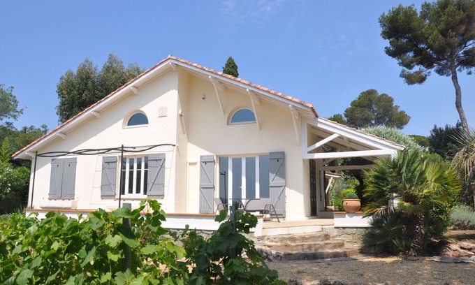 Guerrevieille House | Seafront luxury villa with panoramic view over the Bay of St Tropez
