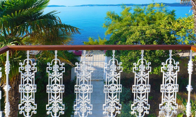Orebic Villa | Seafront Villa Agnes, old captains house, beachfront villa with private pool