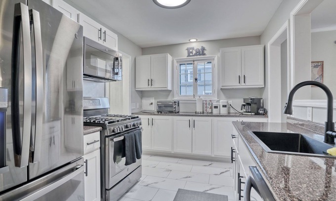 North Greece House | Seahorse, Charlotte Beach, Rochester, NY