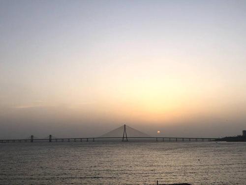 Dadar Apartment | Sealink view Apartment next to Hinduja Hospital