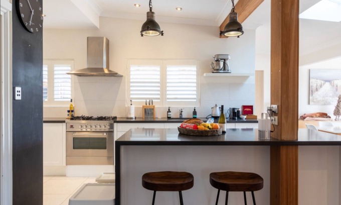 Freshwater House | Sealoc Luxury Beach House - between the Beaches