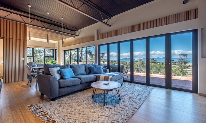 Swansea Apartment | Searene ~ A truly enchanting retreat!