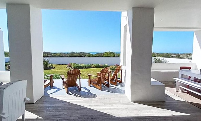 Struisbaai House | Seas the day Beach front cottage