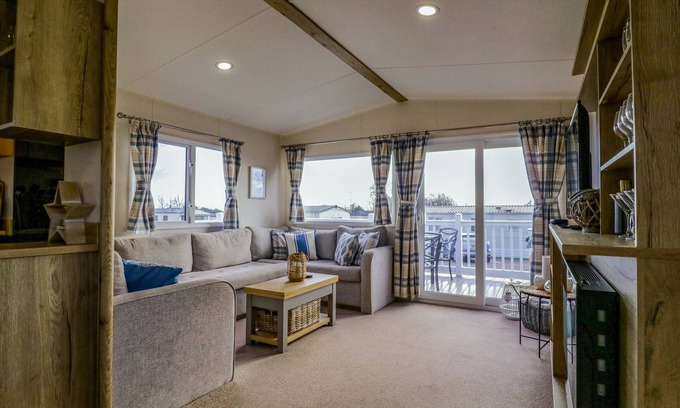 Layer Marney Cottage | SEASALT, pet friendly, country holiday cottage in Mersea Island