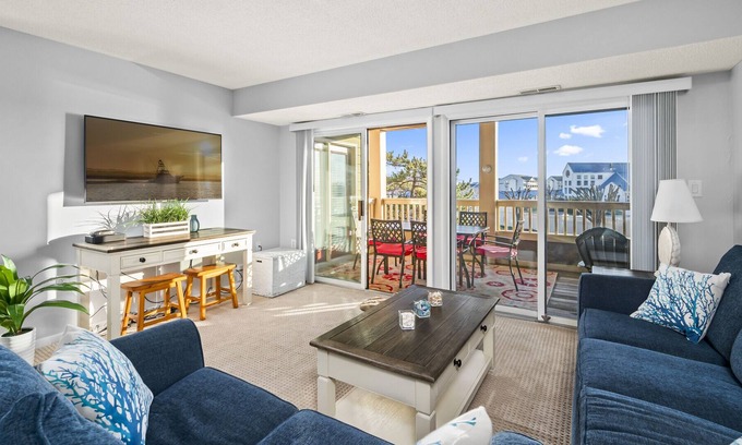 Heron Harbour Isle Condo | Seascape 3 Located in the Popular Heron Harbour!