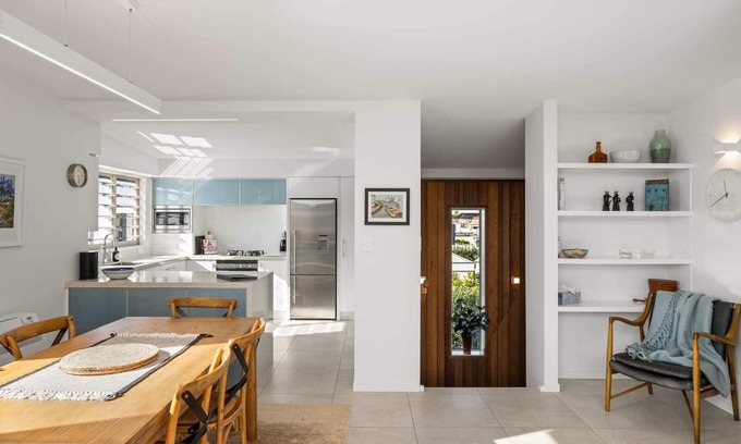 Mount Maunganui Apartment | Seascape on Sunbrae with Sea Views