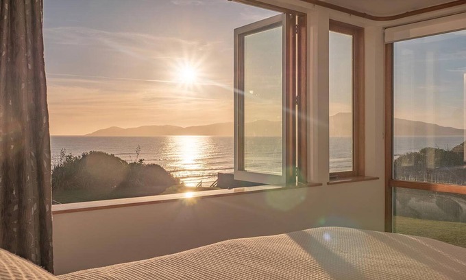 Raumati South House | Seascapes Beach House