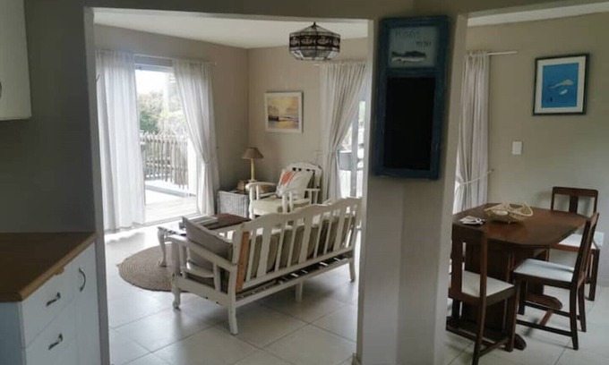 Umkomaas Bed & Breakfast | Seascapes Cottage