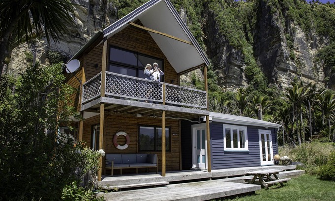 Punakaiki House | Seascapes Punakaiki a Luxury self-contained house.