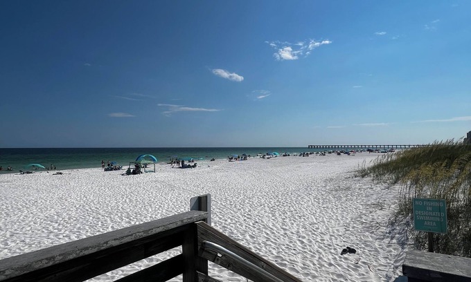 Mary Esther House | Seashell Family Hideaway 4BR Coastal Retreat Near Navarre Beach – Sleeps 10