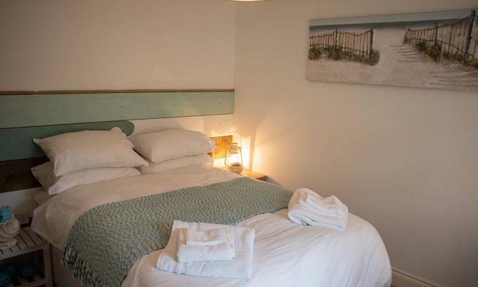 Eastbourne City Centre Apartment | Seashells. The Beach House central apartment with parking