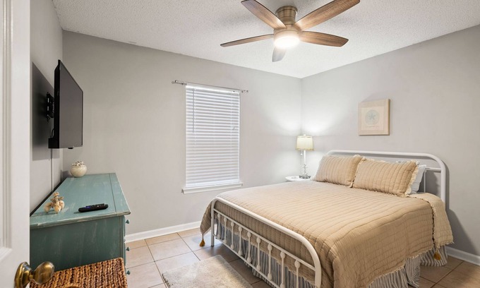 Brunswick House | Seashore Cottage | 3 Bed, 2 Bath