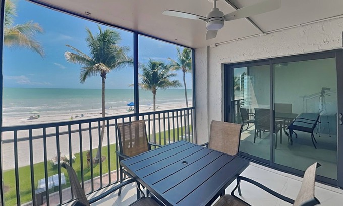 Mid Island Condo | Seaside 207 | Gulf-Front, Modern Updates + Steps To The Sand