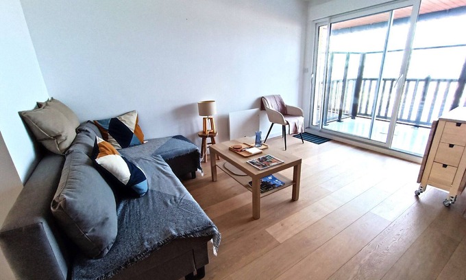Bernieres-sur-Mer Apartment | Seaside apartment, 4 ppl, Bernières-sur-Mer