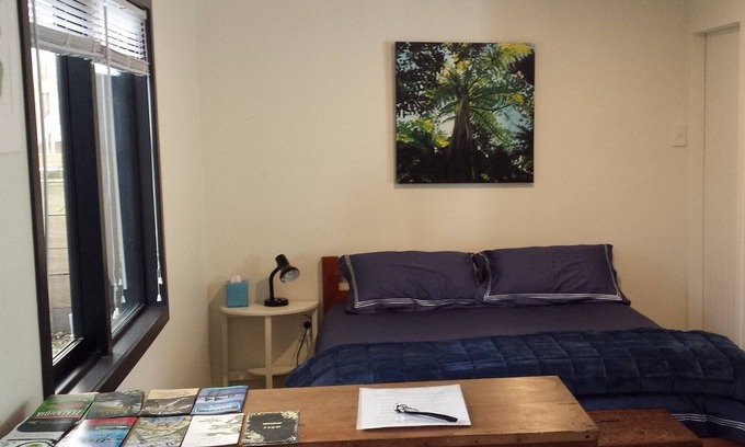 Miramar Apartment | Seaside apartment 5 mins from Weta cave & Wellington airport.