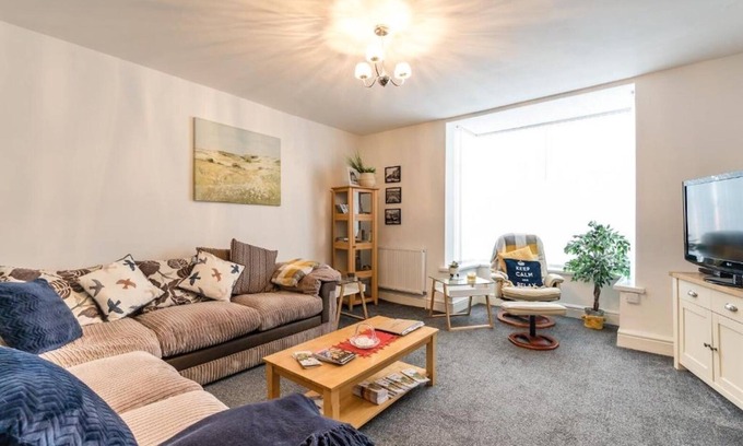 Southport Apartment | Seaside apartment sleeps 5 Birkdale Southport near to Golf Course & attractions