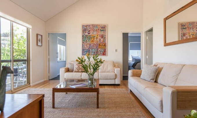 Gnarabup Apartment | Seaside Apartment - Tranquil and Elegant Apartment Close to Beaches